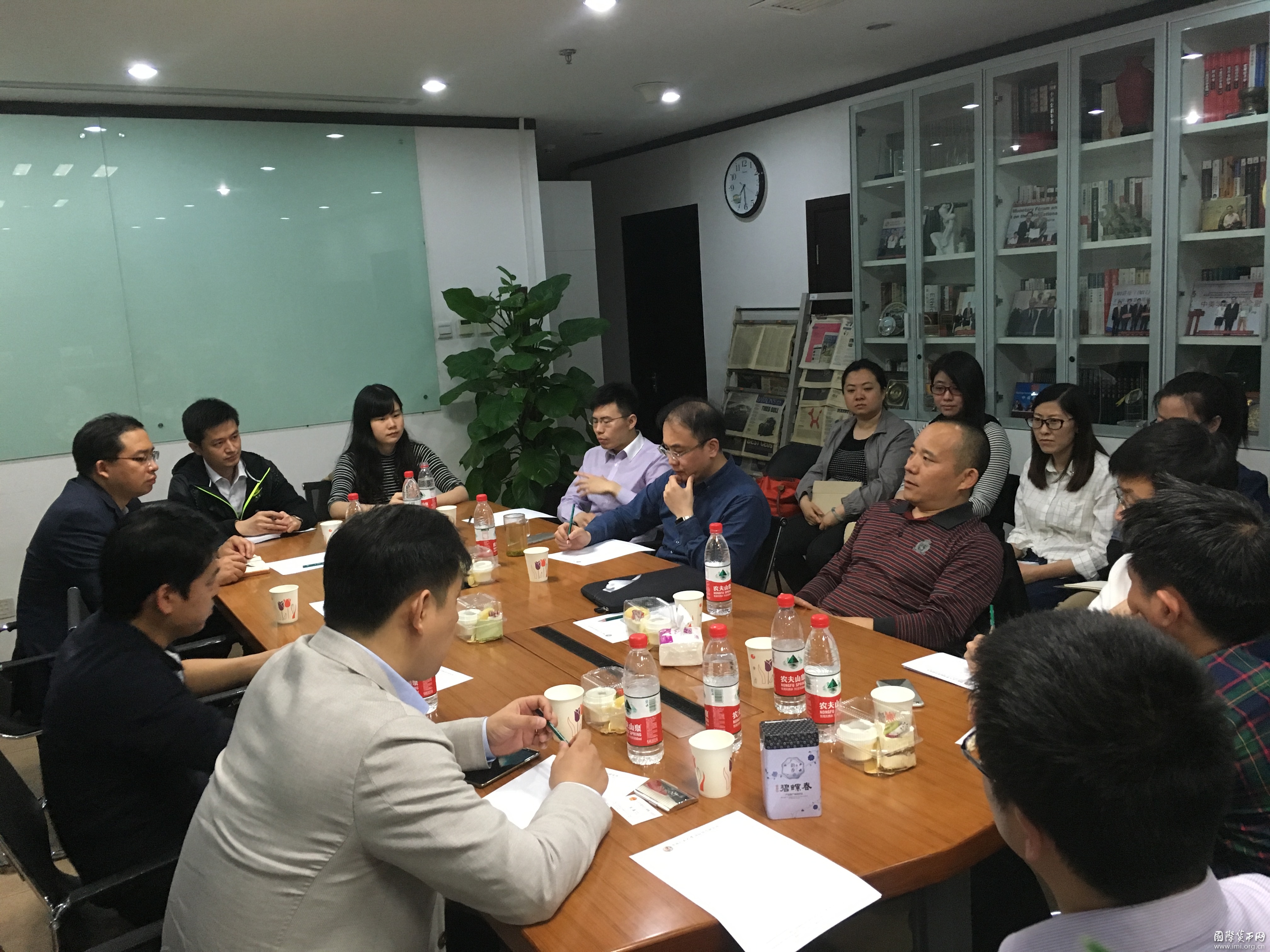 “IMI内部研讨会”（第1期）暨“宏观经济与政策研究团队”首次交流会顺利举行